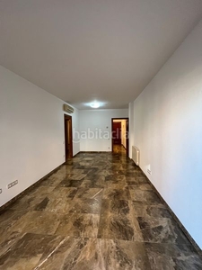 Alquiler piso en carrer sant antoni maria claret amplio, soleado, tranquilo y pk en Barcelona
