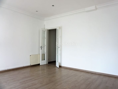 Alquiler piso en roger de flor 100 excelente piso en calle roger de flor de 155 m2 , 3 dormitorios, 2 bñ en Barcelona