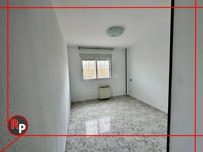 Alquiler piso vivienda de 2 dormitorios, 1 baño y 1 aseo . sin amueblar en Velilla de San Antonio