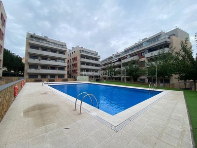 Alquiler planta baja apartamento con dos amplias terrazas a 300 metros de la playa de fenals. en Lloret de Mar
