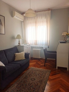 Apartamento con 3 habitaciones con ascensor, calefacción y aire acondicionado en Madrid