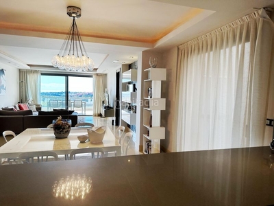 Apartamento enorme apartamento bajo con vistas al mar en los arrayanes golf en Benahavís