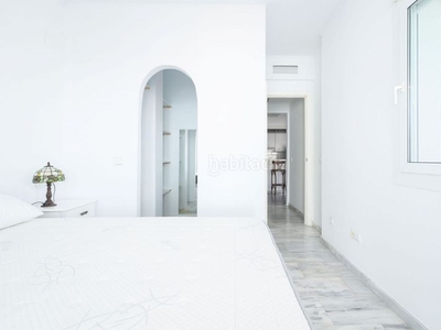 Apartamento precioso apartamento de 1 dormitorio con impresionante terraza en nueva andalucía. en Marbella