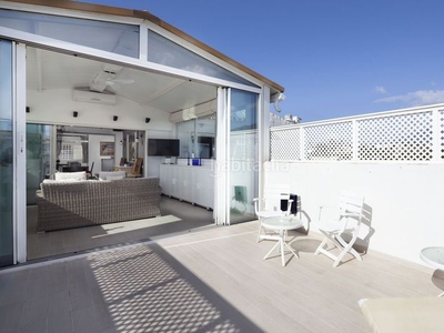 Ático con terraza-solarium en pleno centro de Puerto Banús, en Marbella