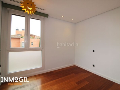 Ático en calle josé bastos ático con 5 habitaciones con ascensor, parking, calefacción y aire acondicionado en Madrid