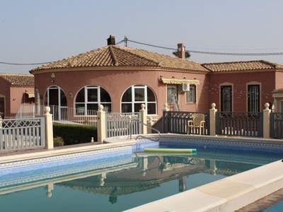 Catral villa en venta