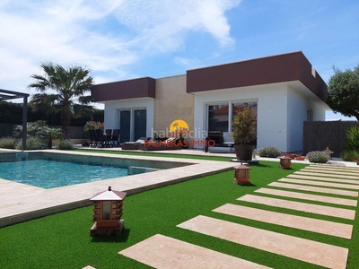 Chalet con 3 habitaciones con parking, piscina, calefacción, aire acondicionado y jardín en Ametlla de Mar (L´)
