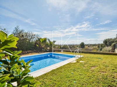Chalet con 4 habitaciones amueblado con piscina, calefacción, aire acondicionado, vistas al mar y vistas a la montaña en Puçol