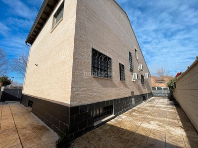 Chalet con 6 habitaciones con parking, piscina, calefacción y aire acondicionado en Paracuellos de Jarama
