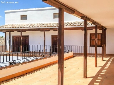 Magnífica casa señorial del siglo XVII, totalmente rehabilitada, situada en Huescar.