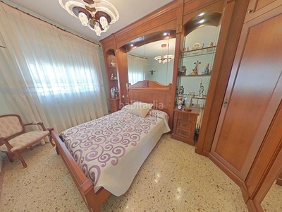 Piso con 3 habitaciones amueblado con aire acondicionado y vistas al mar en Cunit