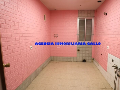 Piso con 3 habitaciones con ascensor en El Plantinar - Avda. La Paz - El Juncal Sevilla