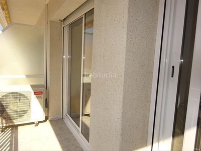 Piso en venta, , 2 habitac., baño con plato, terraza, ascensor, parking, trastero, solárium, aire acondicionado. en Calafell