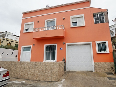 Casa terrera con jardín, terraza en Arucas Bañaderos Venta Tres Barrios Trasmontaña
