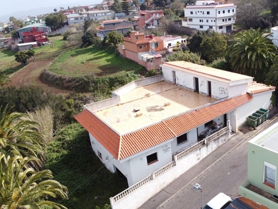 Casa en venta A REFORMAR con terreno en Ravelo. Venta Sauzal
