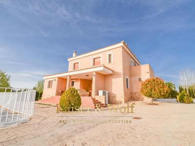 Villena villa en venta