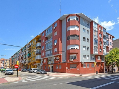 Alquiler de piso en calle De Juan José Gárate de 3 habitaciones con aire acondicionado y calefacción