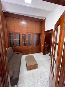 Alquiler de piso en calle Sagasta de 1 habitación con muebles