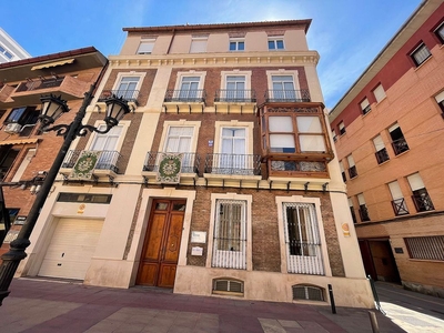 Alquiler de piso en Centro - Murcia de 3 habitaciones con terraza y muebles