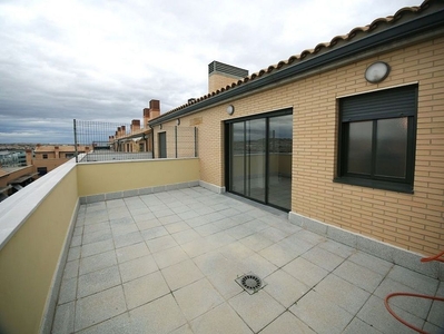 Ático en venta en calle Monasterio de Obarra de 2 habitaciones con terraza y piscina