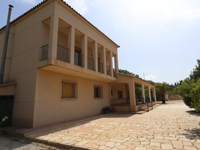 Casa con terreno en Lorca