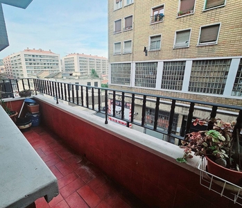 Piso en venta en Errekaldeberri - Larraskitu de 2 habitaciones con terraza y garaje