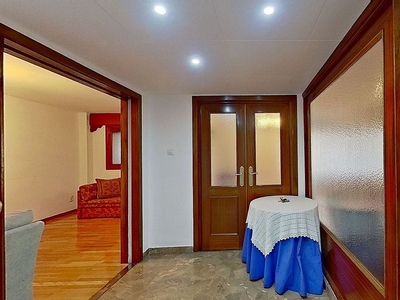 Piso en venta en Pajaritos - Plaza de Toros de 4 habitaciones con terraza y aire acondicionado