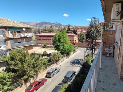 Piso en venta en Polígono Cartuja – La Paz de 2 habitaciones con jardín y balcón