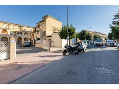 Venta de chalet pareado en Santa Fe (Granada)