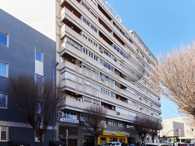 Venta de piso en Avda de Madrid - Pº de la Estación de 4 habitaciones con terraza y balcón