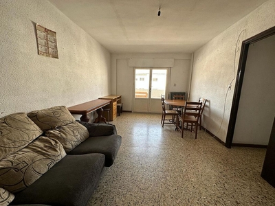 Venta de piso en La Bozada – Parque Delicias de 4 habitaciones con terraza y balcón