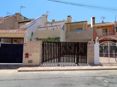 Adosado en venta en Aguas Nuevas, Torrevieja, Alicante