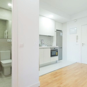 Alquiler apartamento bonito piso por santiago bernabeu en Madrid