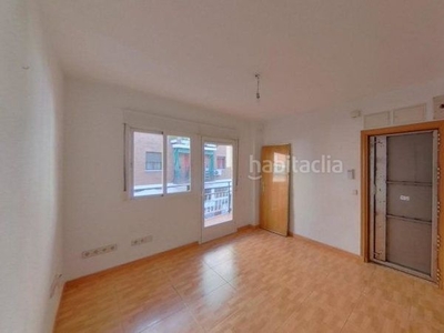 Apartamento en calle de tomás esteban apartamento con 2 habitaciones con ascensor en Madrid