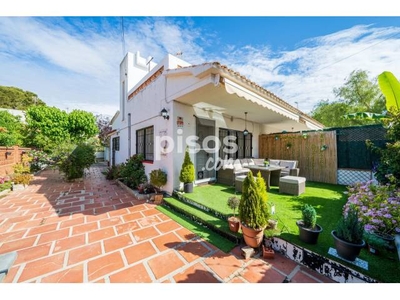 Casa adosada en venta en Carrer del Llobregat, 5