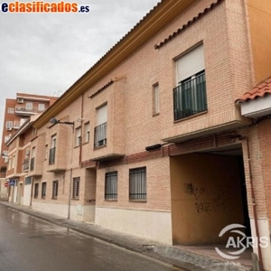 Vivienda con plaza..