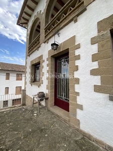 Alquiler casa amb jardi reservat i amb vistes en Castellterçol