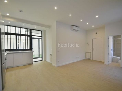Alquiler piso en calle de vara del rey 4 piso con 2 habitaciones con ascensor y aire acondicionado en Madrid