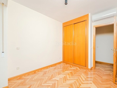 Alquiler piso en golfo de salã³nica piso con 3 habitaciones con ascensor en Madrid