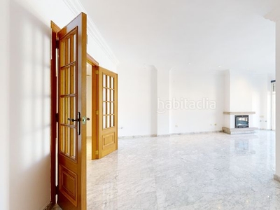 Alquiler piso impresionante vivienda de 164m², 4 hab. 2 baños, en alquiler en plena plaza de la reina . en Valencia