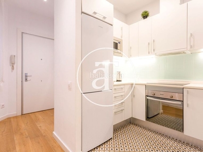 Alquiler piso moderno apartamento equipado y amueblado en calle de la paloma en Barcelona