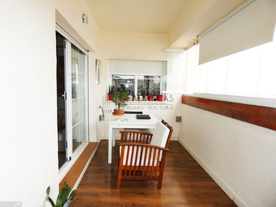 Apartamento piso en venta de dos habitaciones y terraza en la urbanización arenal golf . en Benalmádena