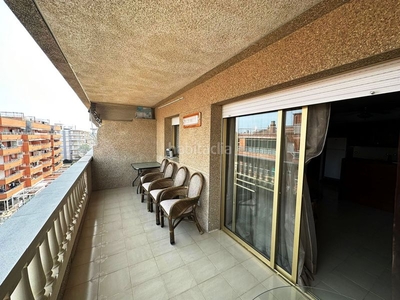 Ático con 2 habitaciones amueblado con ascensor y aire acondicionado en Vila-seca