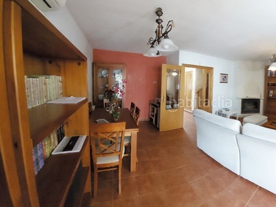 Casa pareada con 3 habitaciones con parking, calefacción y aire acondicionado en Illescas