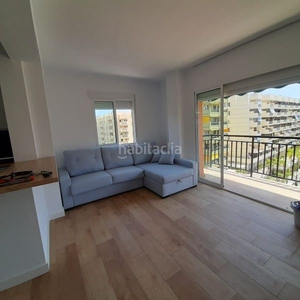 Piso con 2 habitaciones amueblado con ascensor, calefacción, aire acondicionado y vistas al mar en Fuengirola