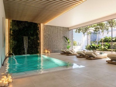 Piso con 3 habitaciones con ascensor, parking, piscina, aire acondicionado y vistas al mar en Marbella