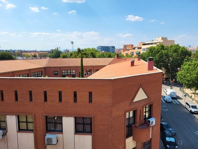 Piso en calle de amparo usera 25 piso con 4 habitaciones en Madrid