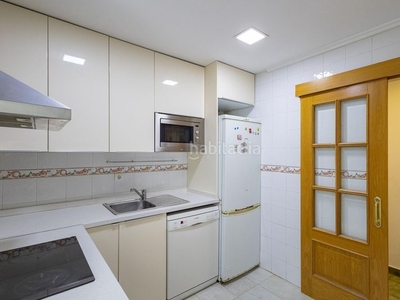 Piso en illes canaries 36 piso de 4 habitaciones, 2 baños y ascensor en Valencia