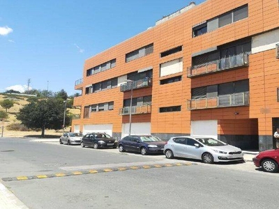 Venta Piso Camas. Piso de tres habitaciones en Lugar Pobladores.