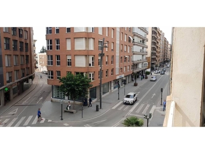 Venta Piso Lorca. Piso de cuatro habitaciones en Avenida Juan Carlos I. A reformar segunda planta con balcón